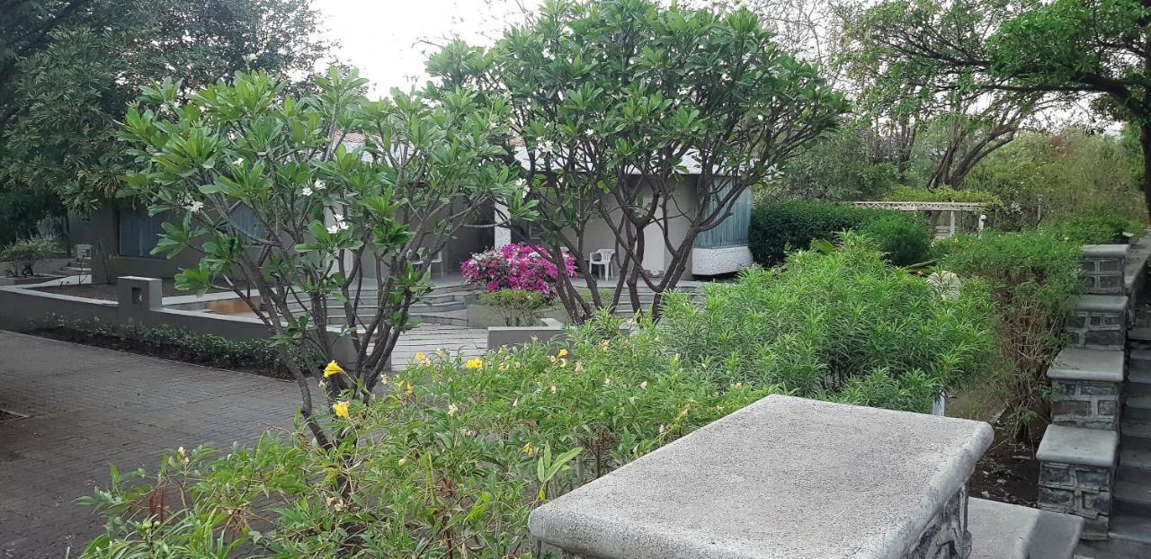 The Meadows Resort And Spa Aurangabad  Exteriör bild