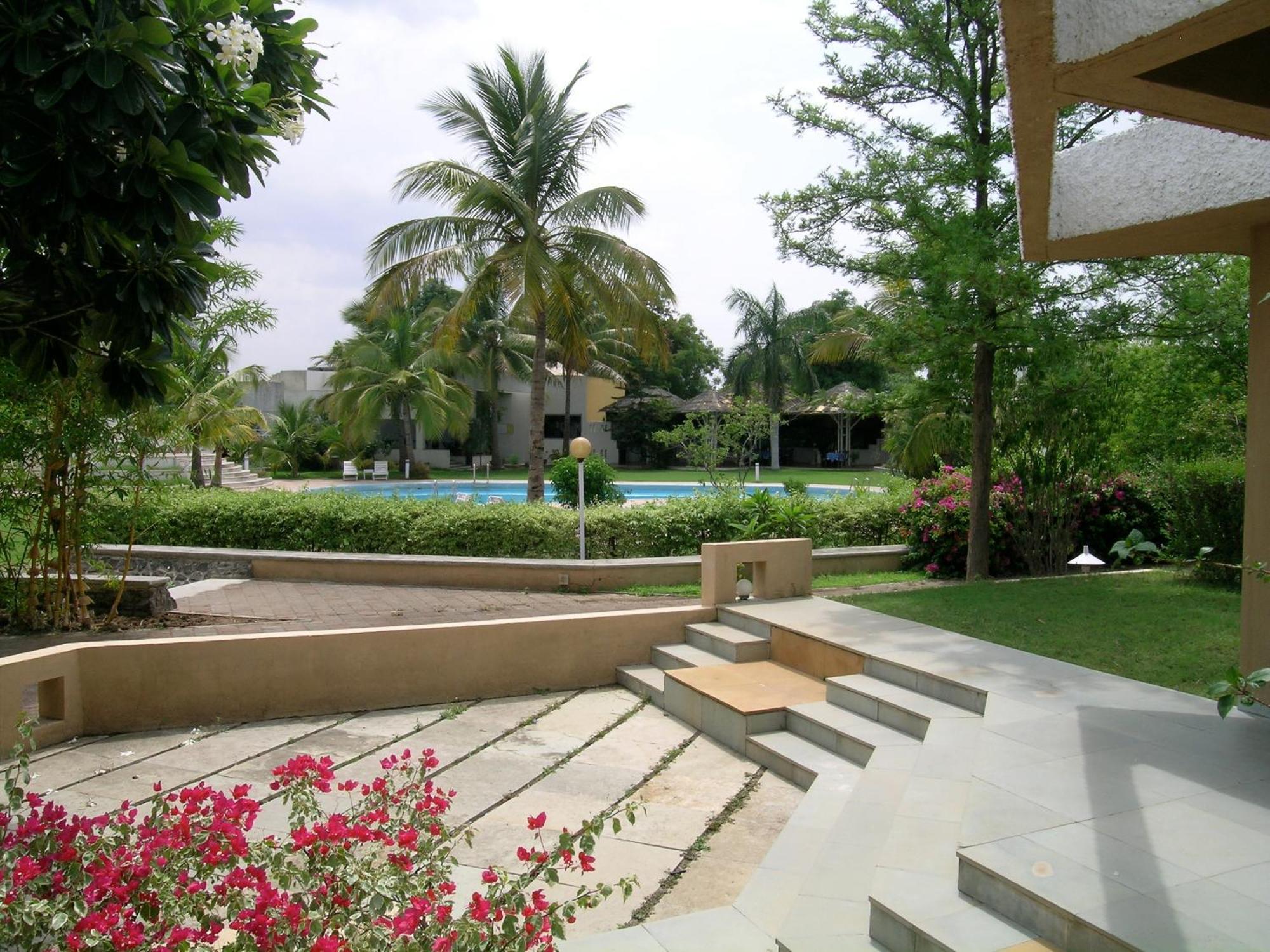 The Meadows Resort And Spa Aurangabad  Exteriör bild