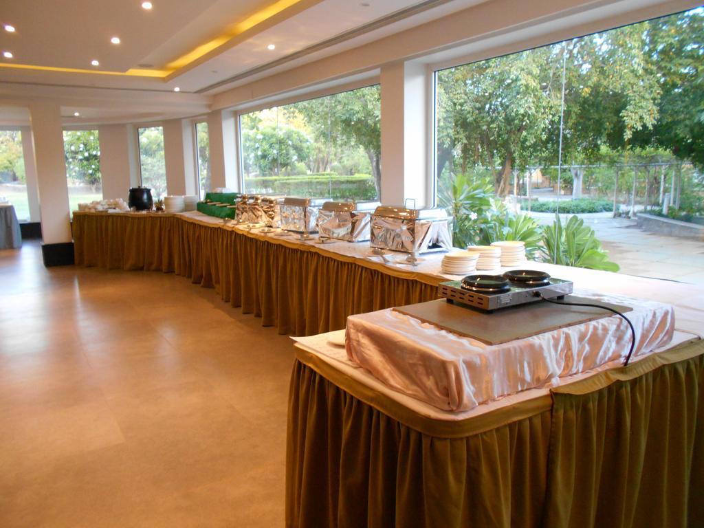 The Meadows Resort And Spa Aurangabad  Exteriör bild