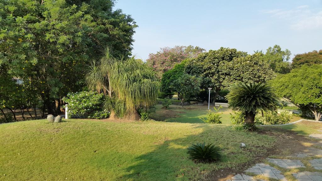 The Meadows Resort And Spa Aurangabad  Exteriör bild