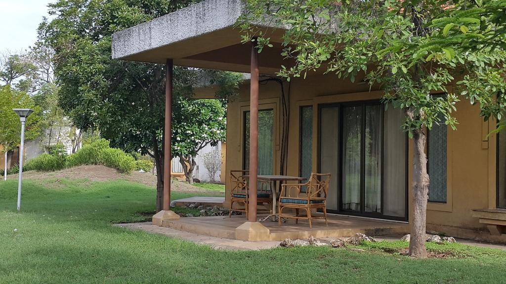 The Meadows Resort And Spa Aurangabad  Exteriör bild