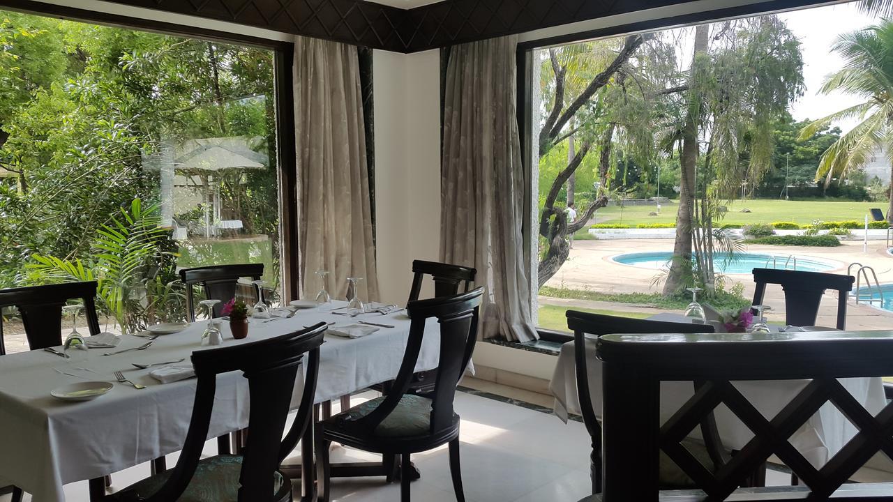 The Meadows Resort And Spa Aurangabad  Exteriör bild